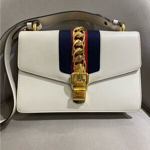 Gucci White Sylvie medium crossbody shoulder bag
